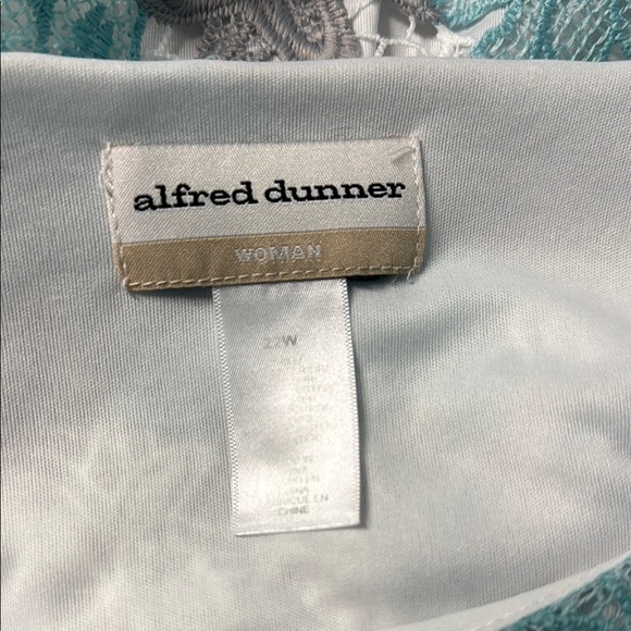 Alfred Dunner Women's Floral Lace Top - Gray and Blue 24 - Picture 8 of 8